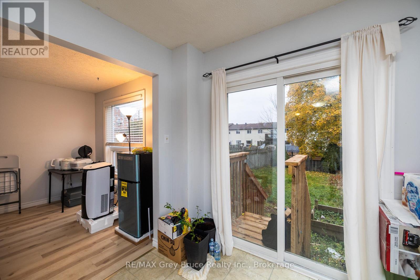 554 12th Street W, Owen Sound, Ontario N4K 3V9 - Photo 11 - X12530136