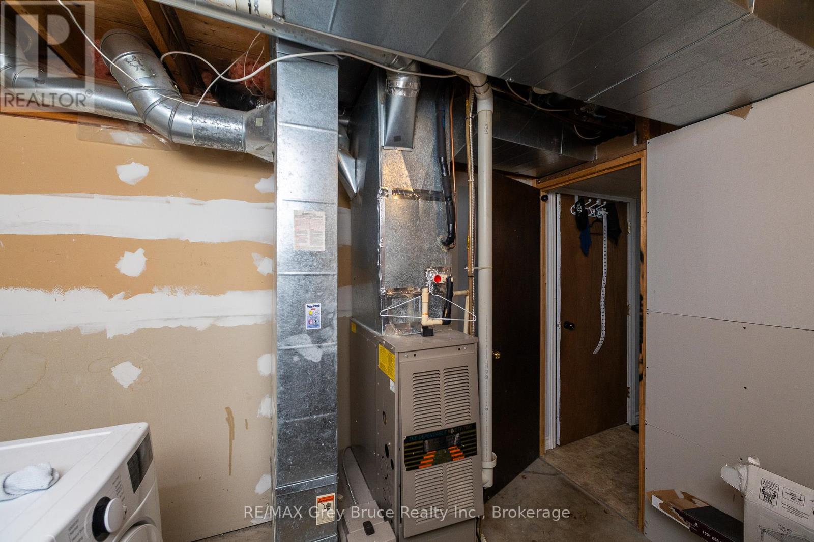 554 12th Street W, Owen Sound, Ontario N4K 3V9 - Photo 25 - X12530136