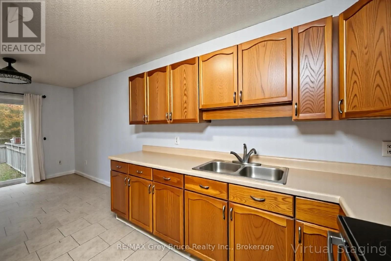 554 12th Street W, Owen Sound, Ontario N4K 3V9 - Photo 8 - X12530136