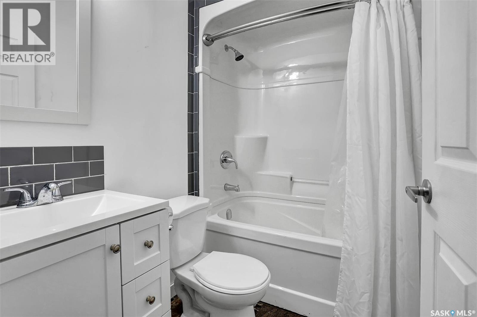 185 2nd Avenue, Lumsden, Saskatchewan  S0G 3C0 - Photo 35 - SK023771