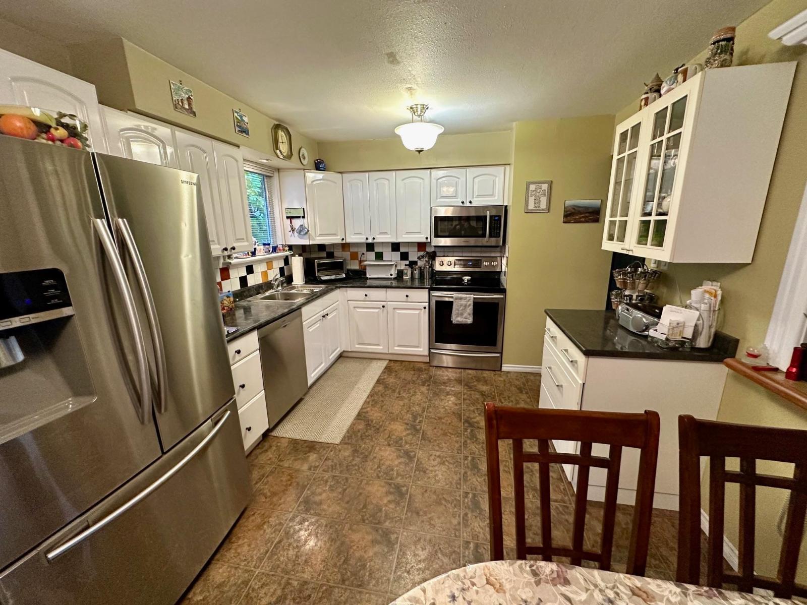 15970 Thrift Avenue, White Rock, British Columbia  V4B 2N1 - Photo 5 - R3061442