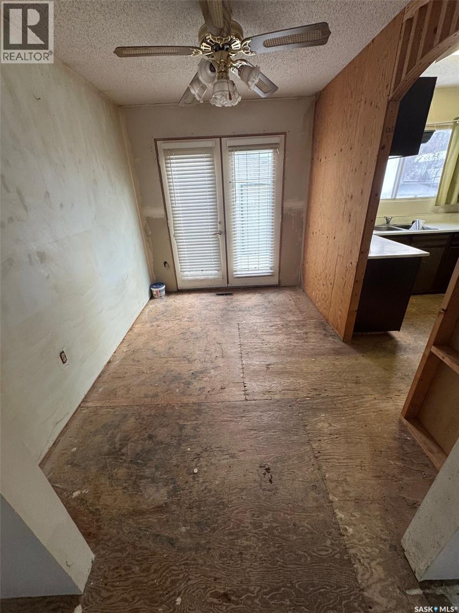 565 32nd Street W, Prince Albert, Saskatchewan  S6V 6B7 - Photo 4 - SK023776