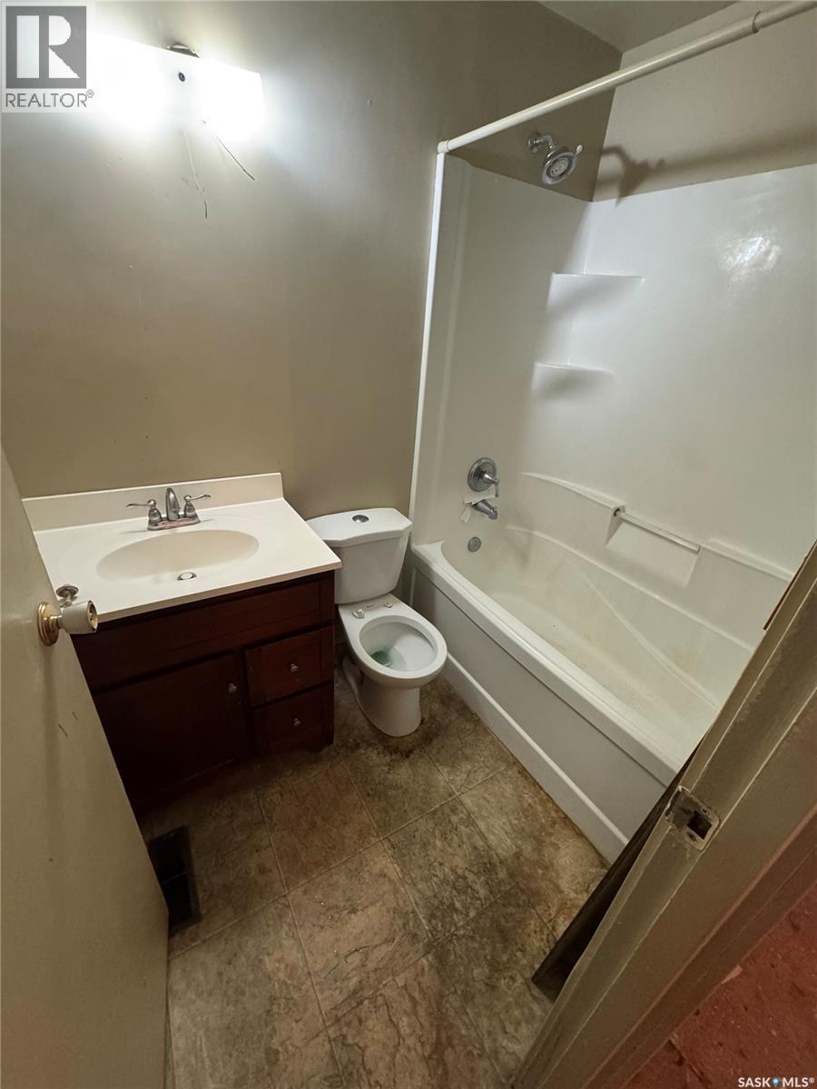 565 32nd Street W, Prince Albert, Saskatchewan  S6V 6B7 - Photo 6 - SK023776