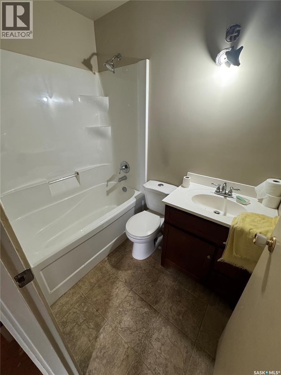 565 32nd Street W, Prince Albert, Saskatchewan  S6V 6B7 - Photo 5 - SK023776