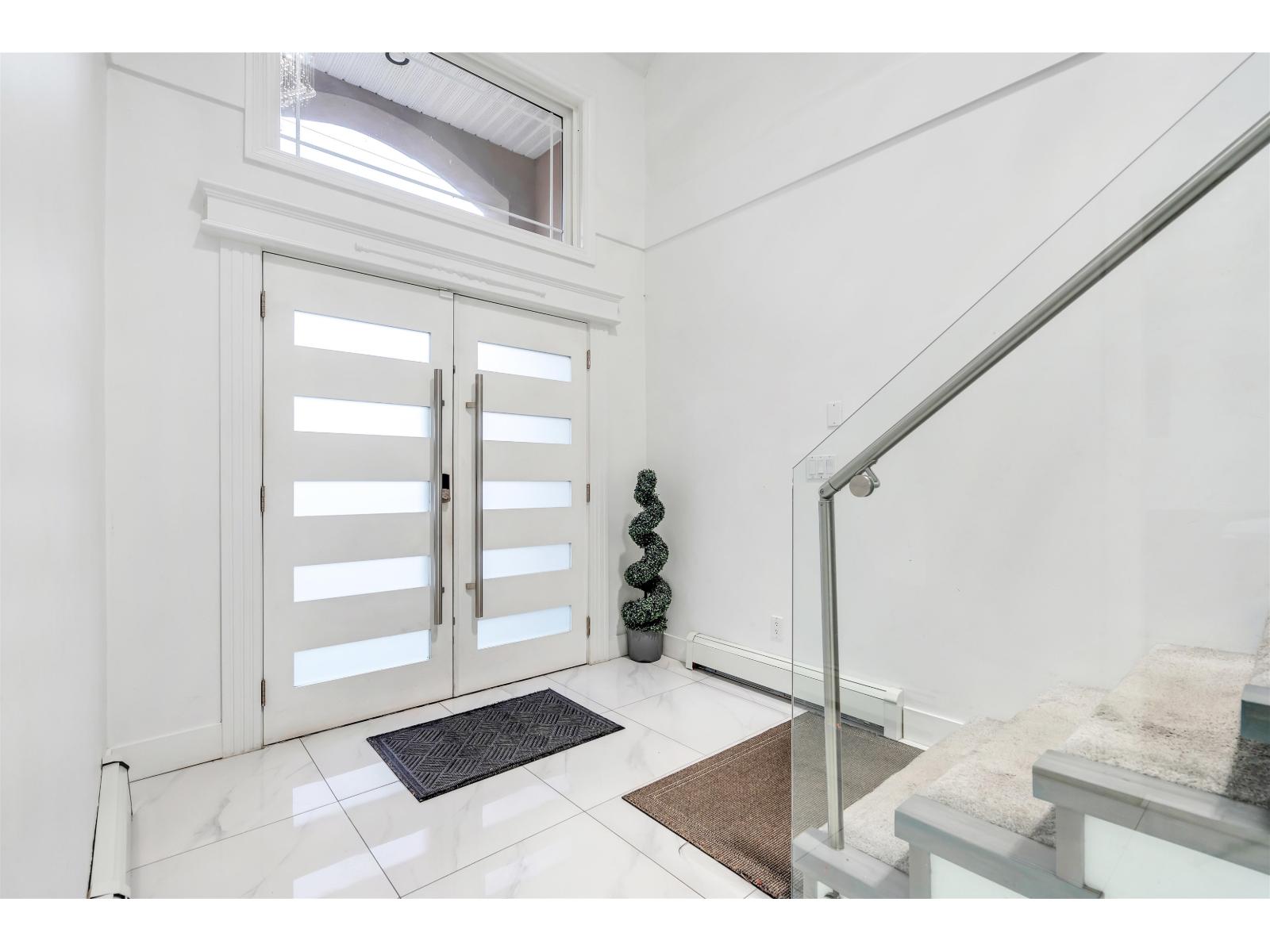 15089 66a Avenue, Surrey, British Columbia  V3S 2A4 - Photo 4 - R3061422