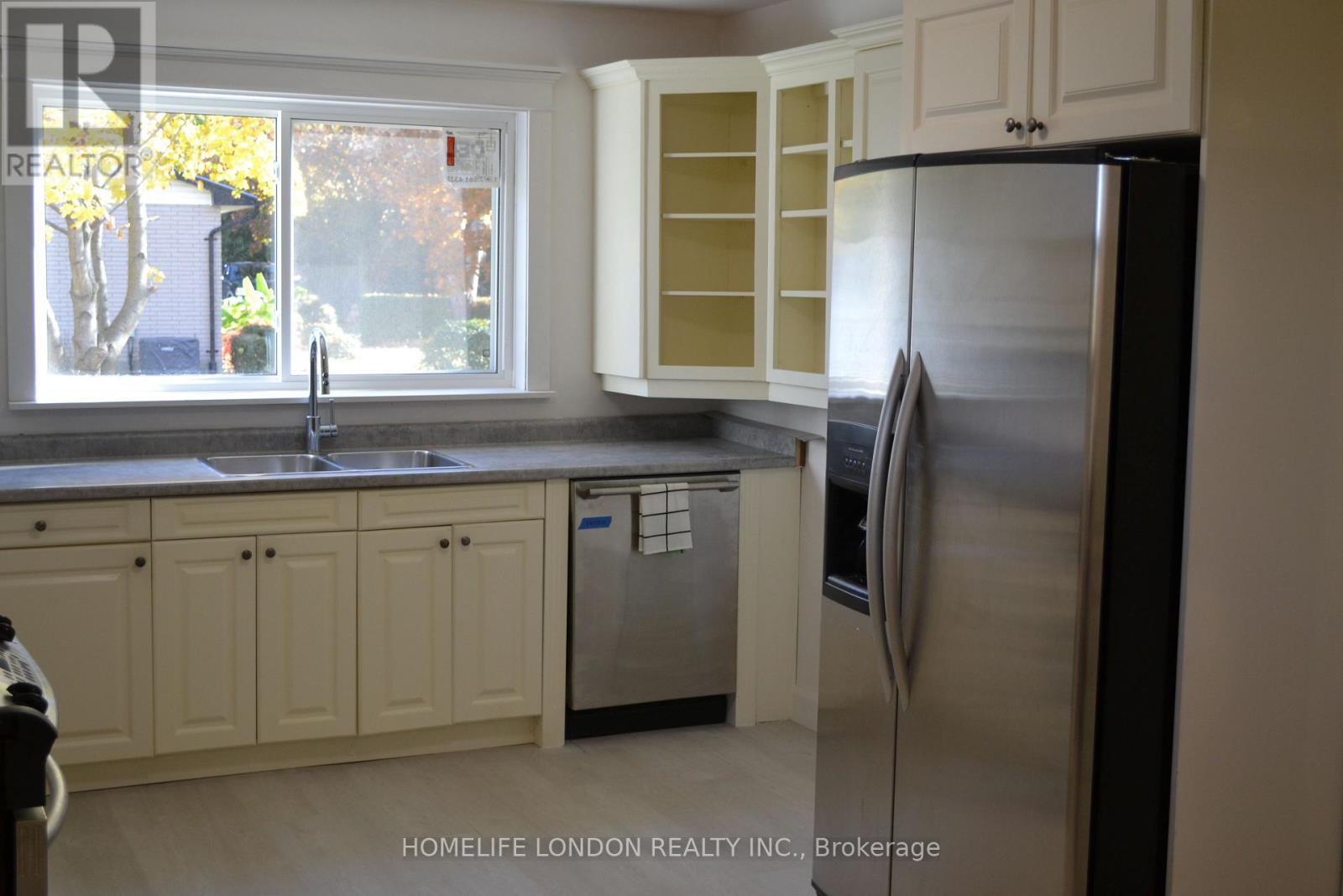 10420 Talbotville Gore Road S, Southwold, Ontario  N5P 3T2 - Photo 15 - X12530172