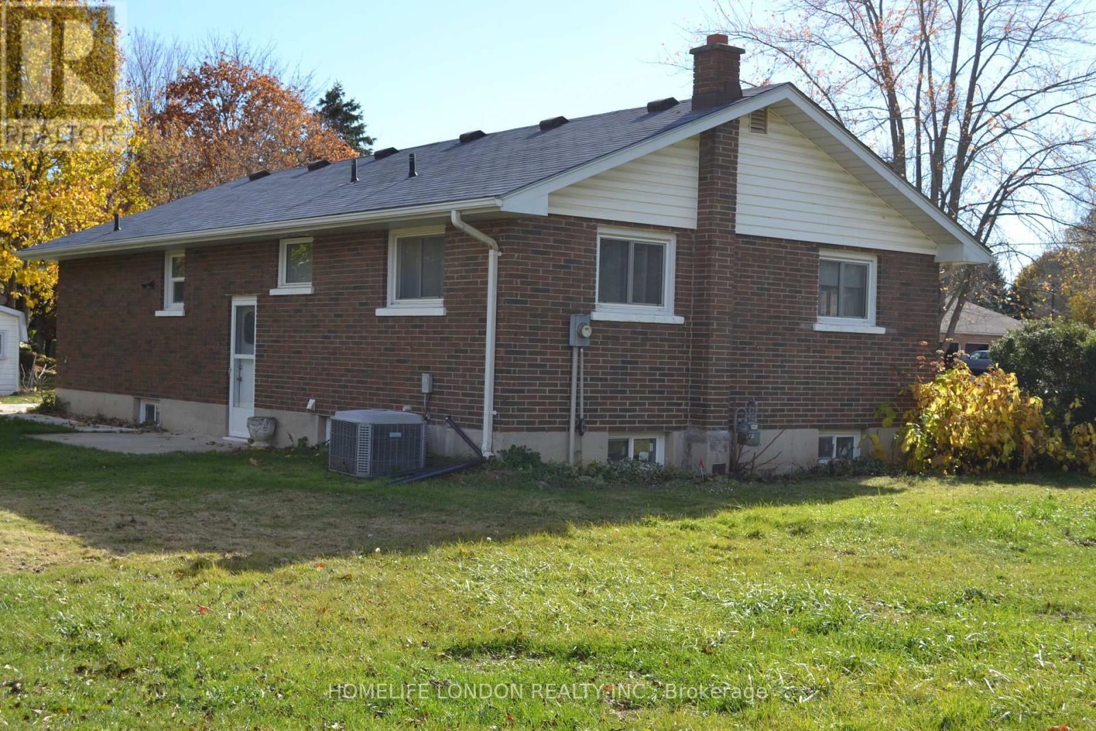 10420 Talbotville Gore Road S, Southwold, Ontario  N5P 3T2 - Photo 3 - X12530172