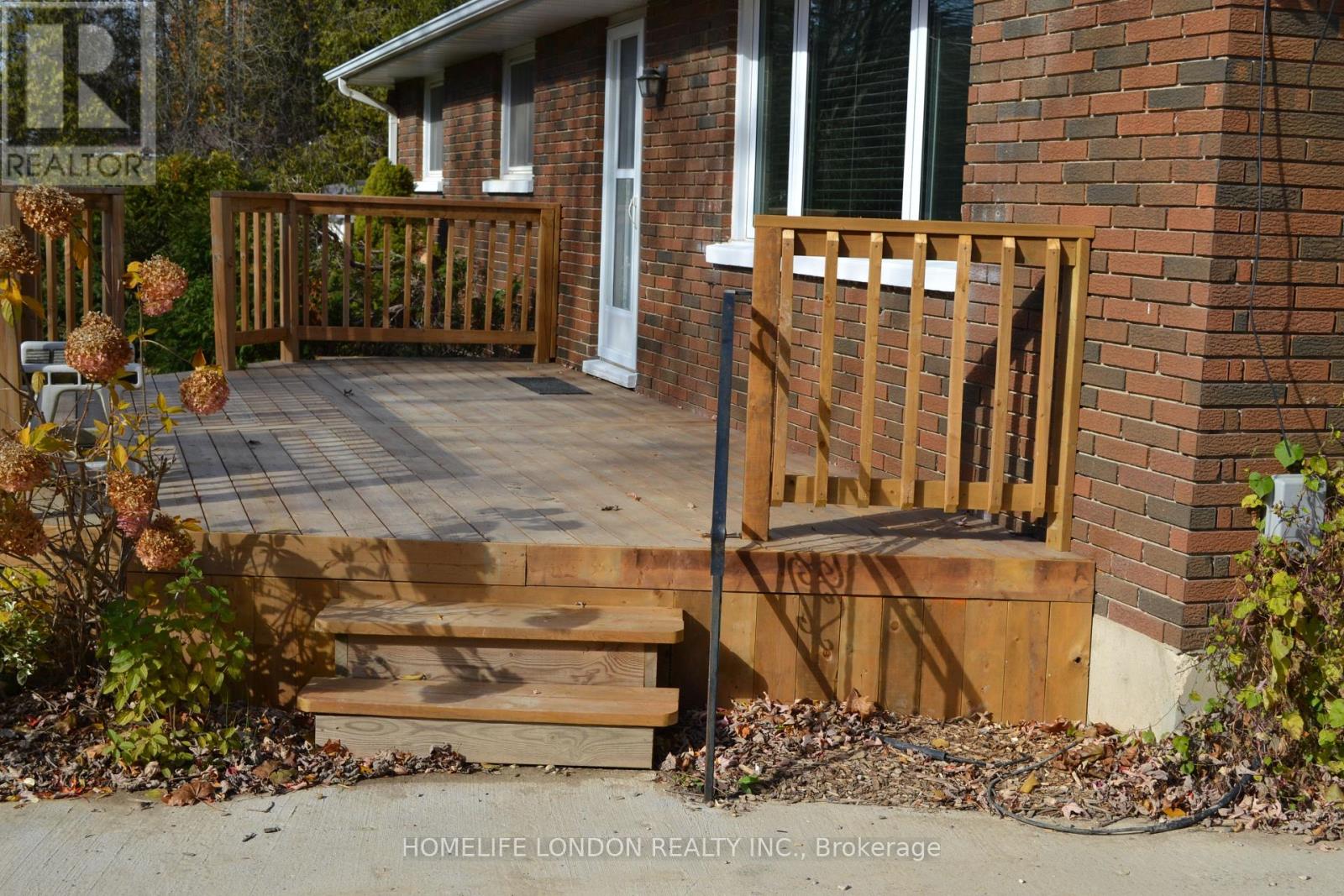 10420 Talbotville Gore Road S, Southwold, Ontario  N5P 3T2 - Photo 4 - X12530172