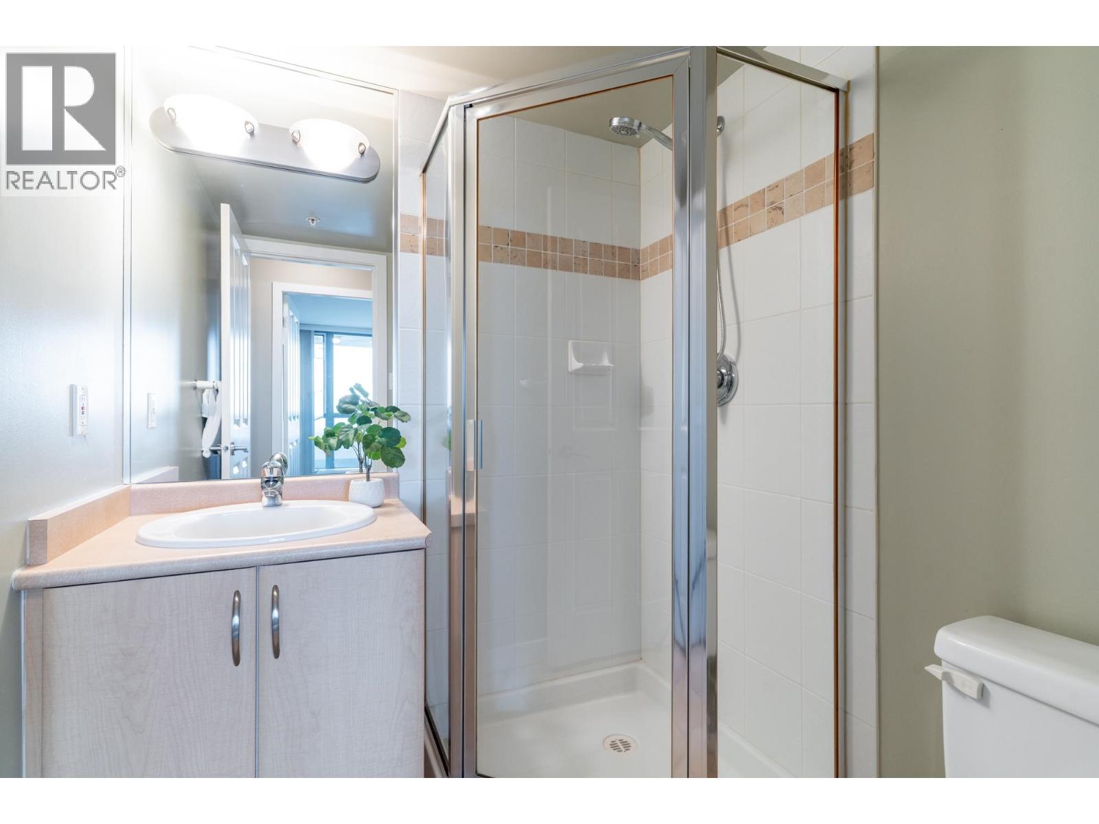 1704 6659 Southoaks Crescent, Burnaby, British Columbia  V5E 4M9 - Photo 15 - R3064453