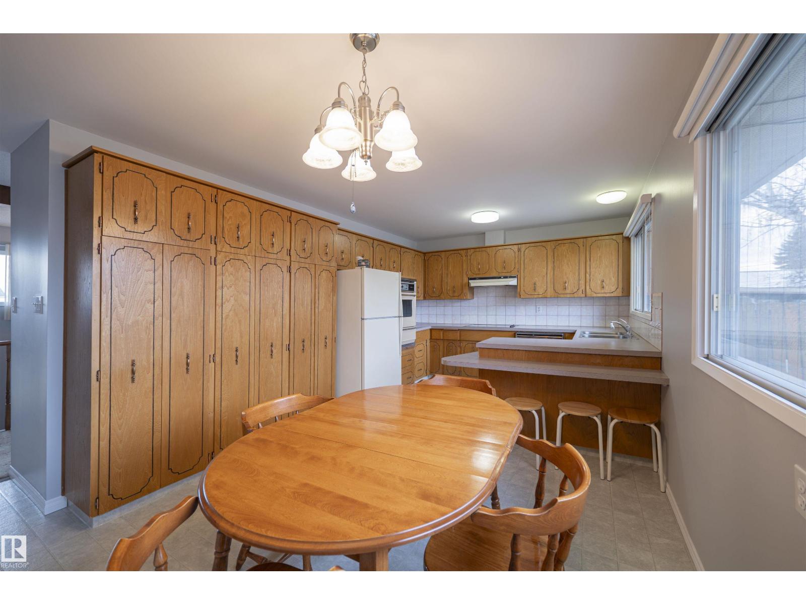 16 Steele Cr Nw, Edmonton, Alberta  T5A 1G3 - Photo 9 - E4465316