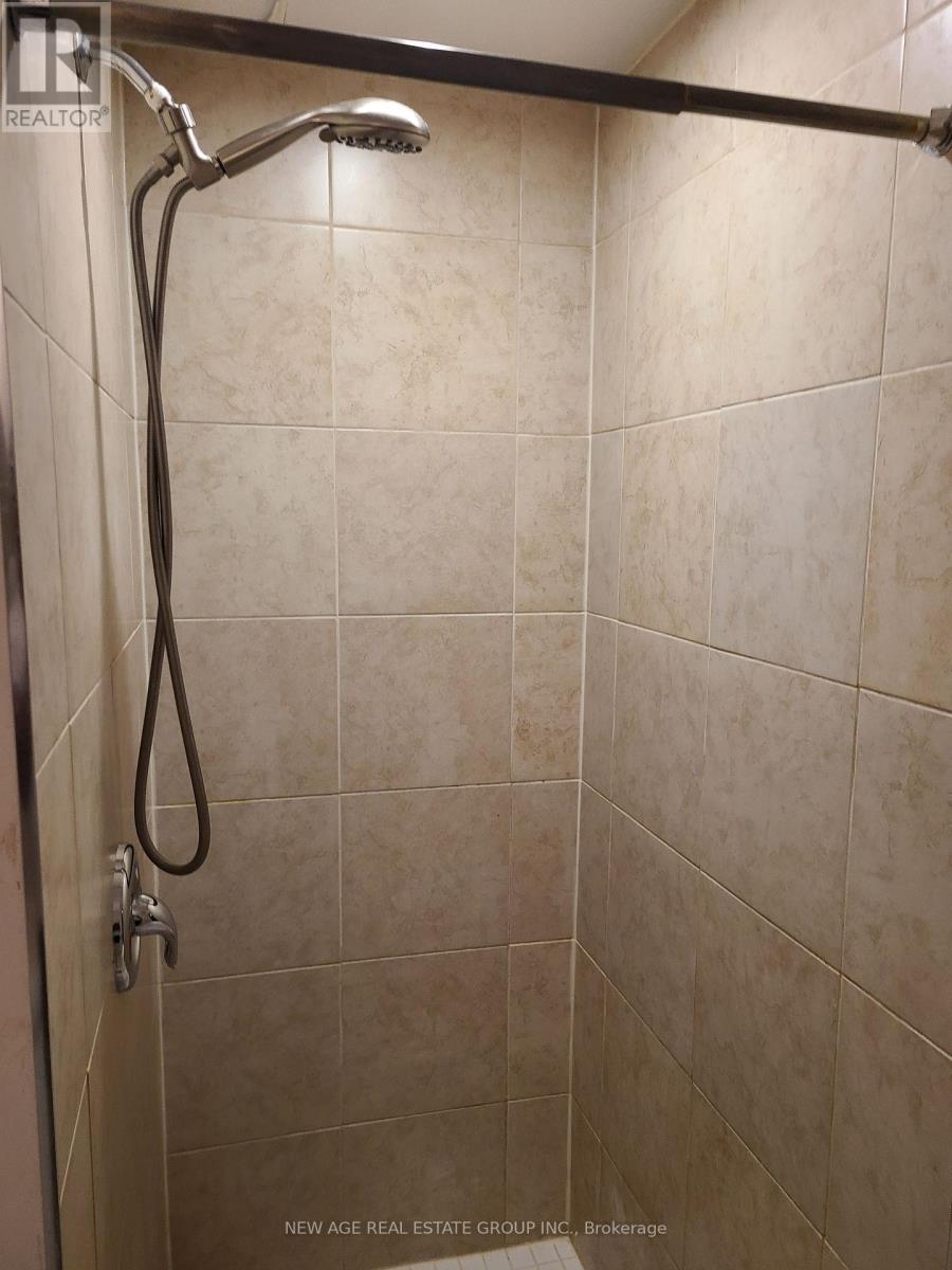 9 Ness Road, Brampton, Ontario  L6Y 5N6 - Photo 9 - W12529830