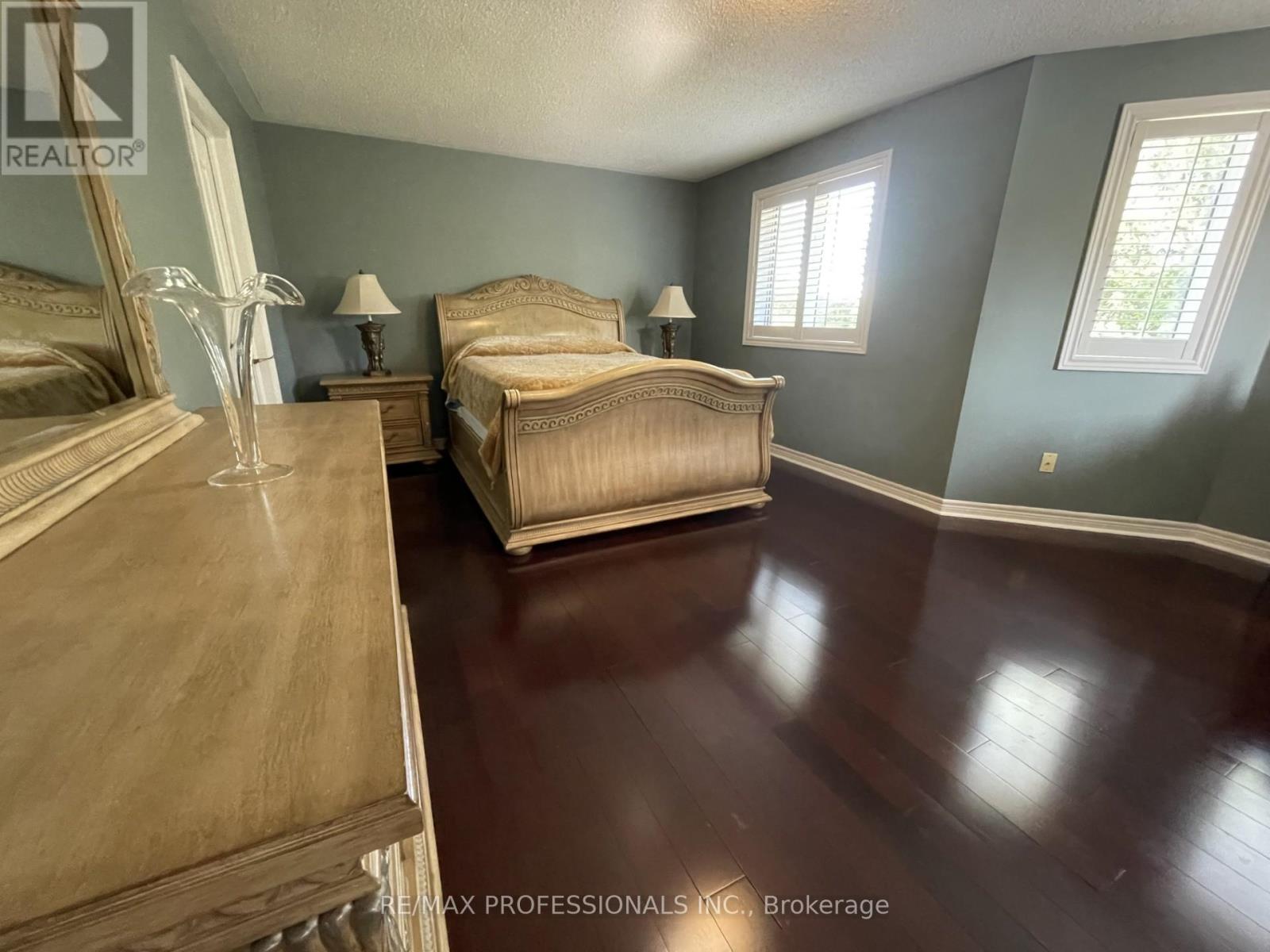 7153 Waldorf Way, Mississauga, Ontario  L5N 7R3 - Photo 13 - W12529864