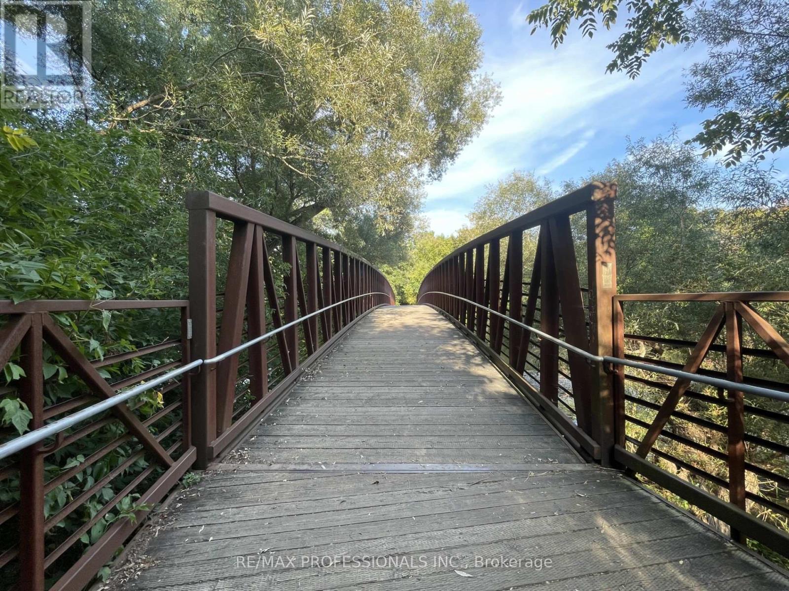 7153 Waldorf Way, Mississauga, Ontario  L5N 7R3 - Photo 37 - W12529864