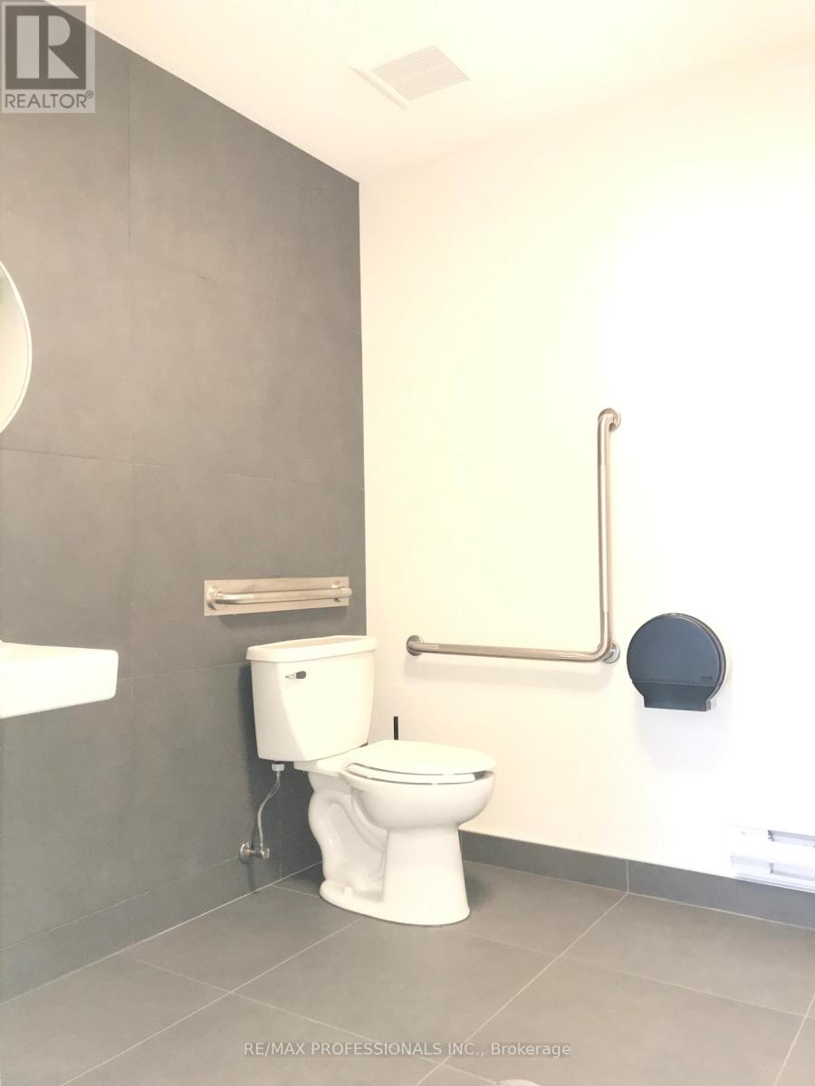 A - 1290 Aimco Boulevard, Mississauga, Ontario  L4W 1B2 - Photo 13 - W12529892