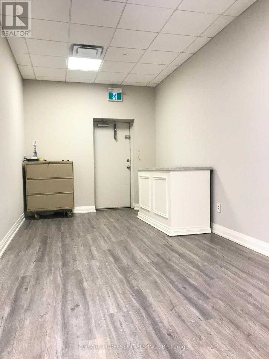 A - 1290 Aimco Boulevard, Mississauga, Ontario  L4W 1B2 - Photo 14 - W12529892