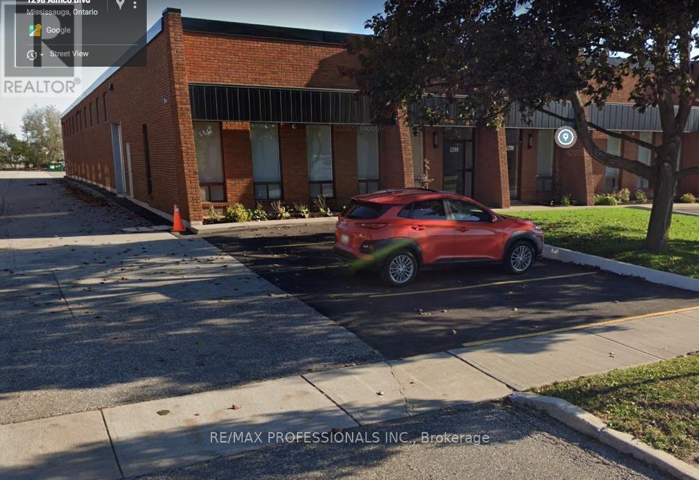 A - 1290 Aimco Boulevard, Mississauga, Ontario  L4W 1B2 - Photo 2 - W12529892