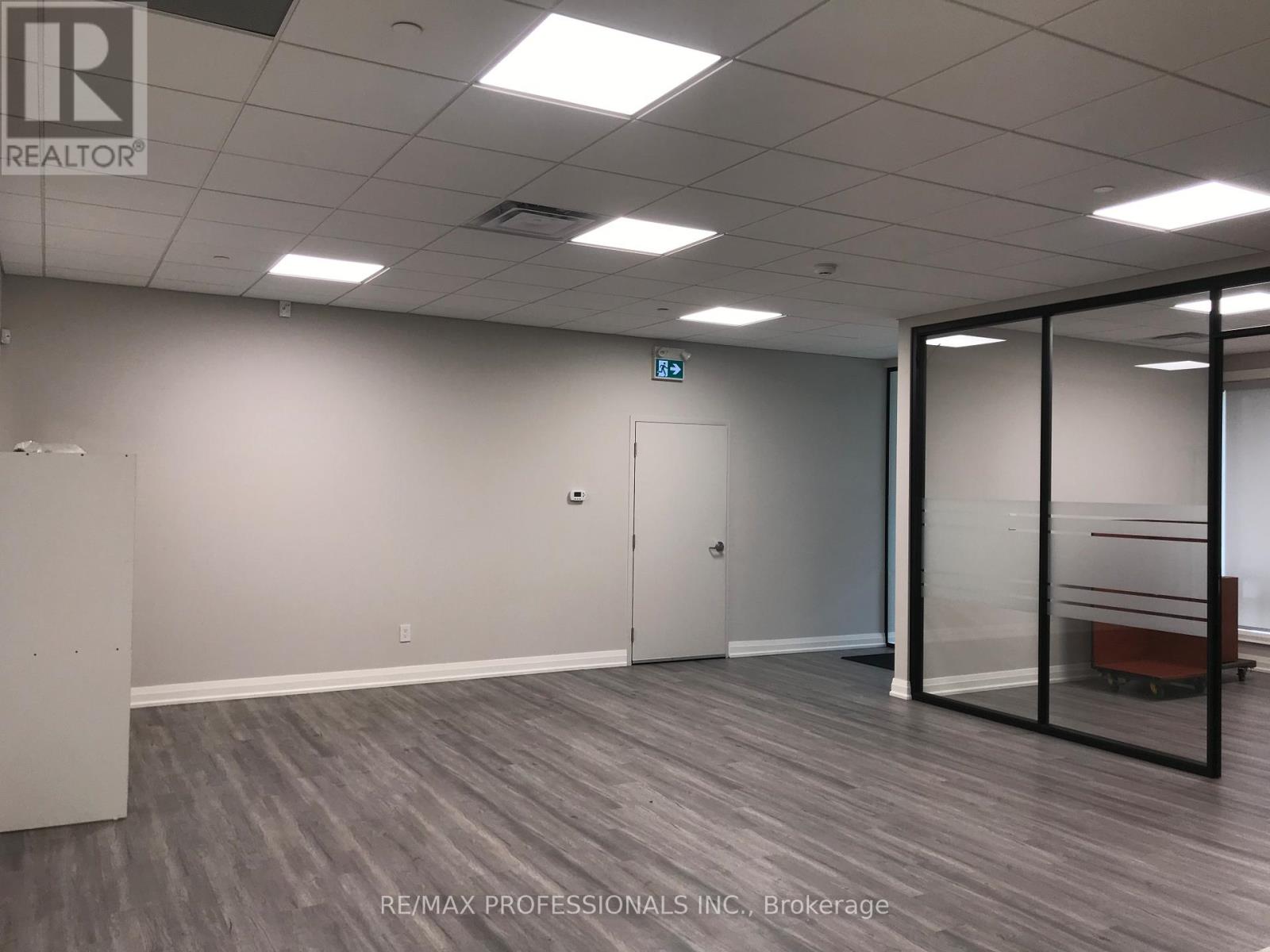 A - 1290 Aimco Boulevard, Mississauga, Ontario  L4W 1B2 - Photo 7 - W12529892