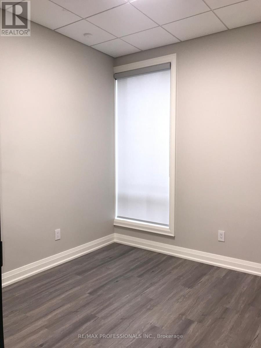 A - 1290 Aimco Boulevard, Mississauga, Ontario  L4W 1B2 - Photo 9 - W12529892