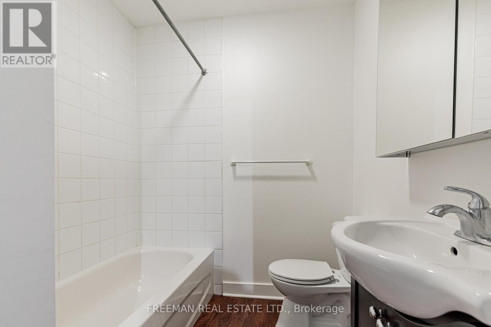 115 Mavety Street, Toronto, Ontario  M6P 2L8 - Photo 19 - W12529912