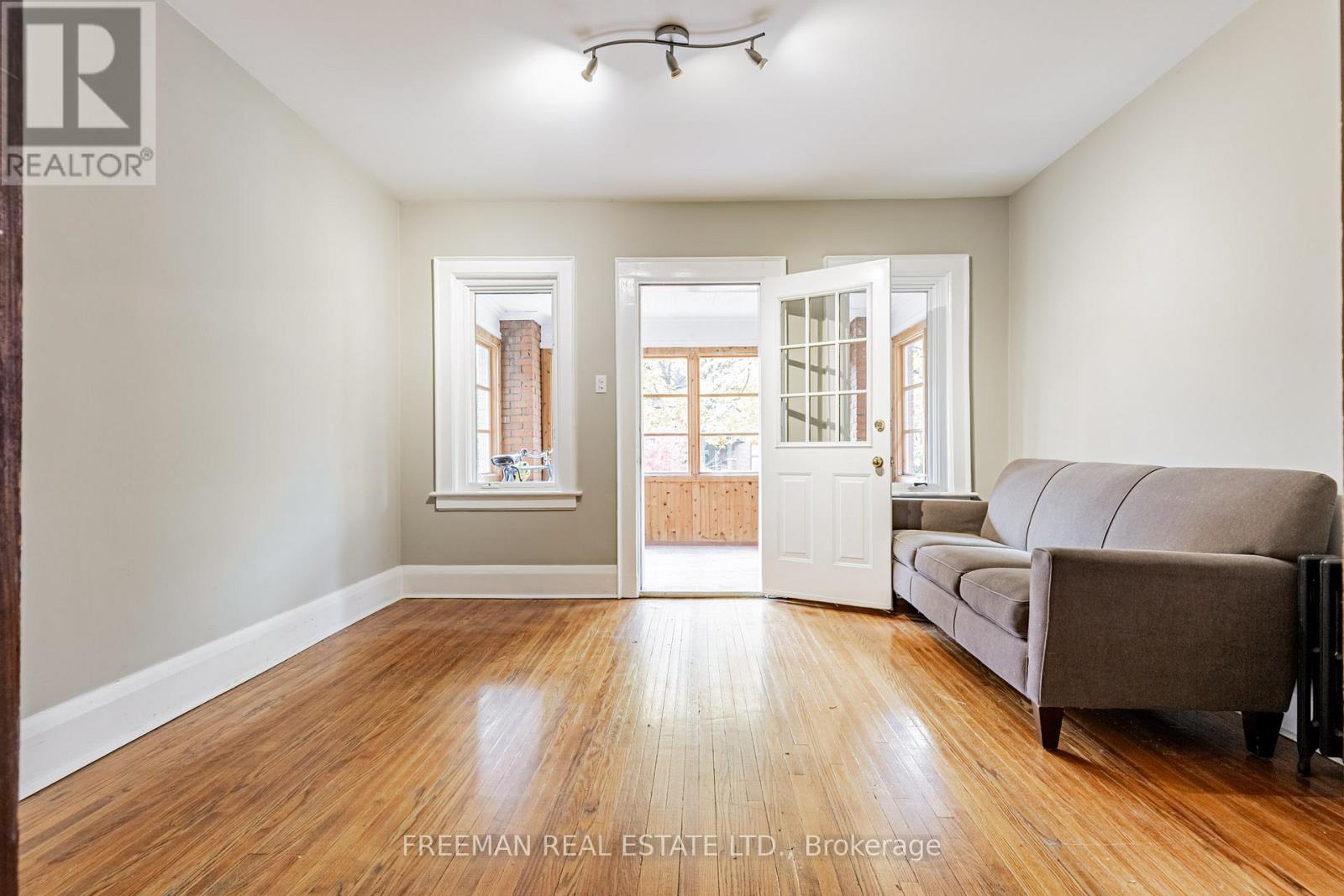 115 Mavety Street, Toronto, Ontario  M6P 2L8 - Photo 20 - W12529912