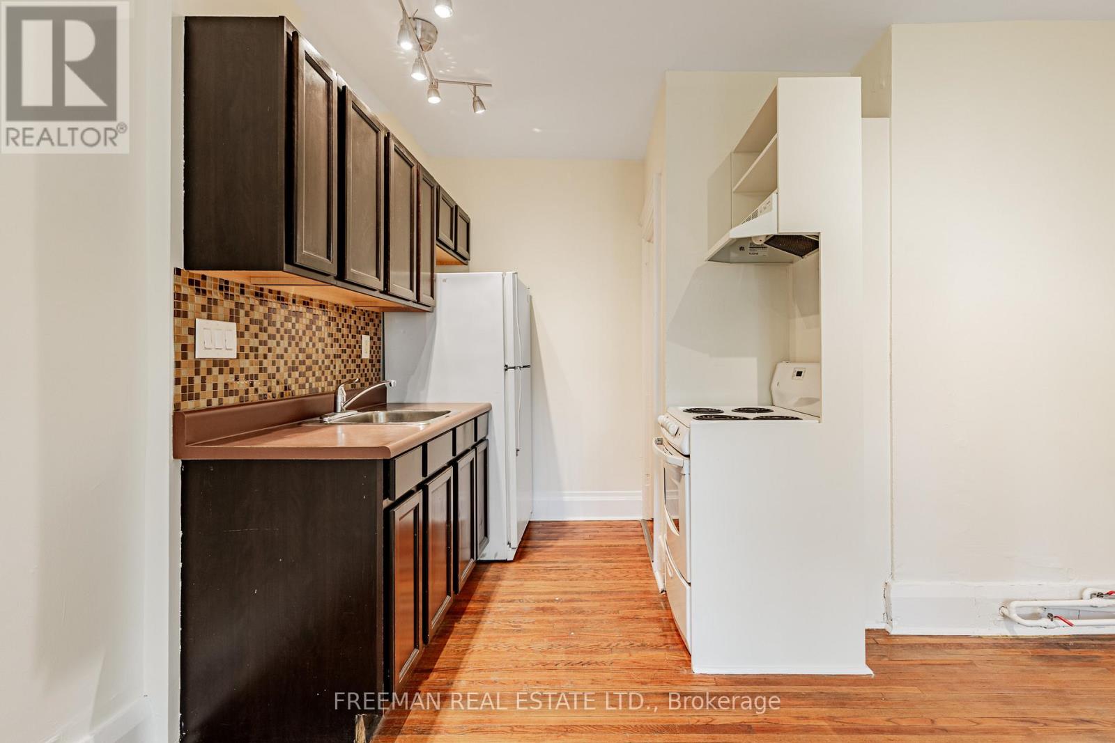 115 Mavety Street, Toronto, Ontario  M6P 2L8 - Photo 24 - W12529912