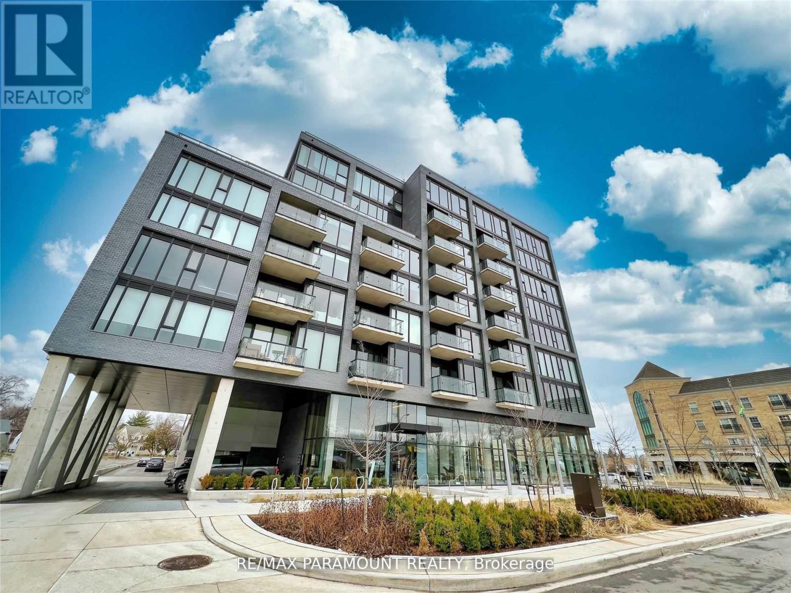 415 - 7 SMITH CRESCENT, Toronto, Ontario