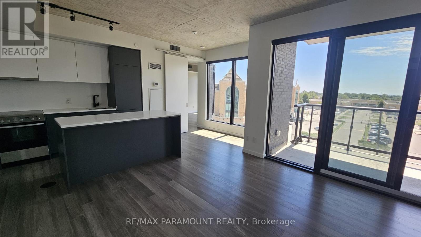 415 - 7 Smith Crescent, Toronto, Ontario  M8Z 0G3 - Photo 7 - W12529922