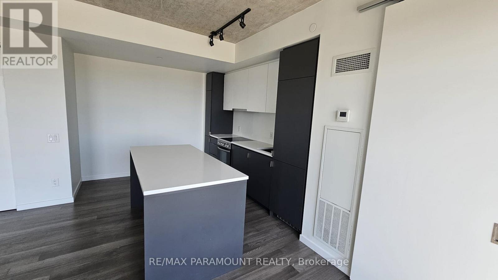 415 - 7 Smith Crescent, Toronto, Ontario  M8Z 0G3 - Photo 9 - W12529922