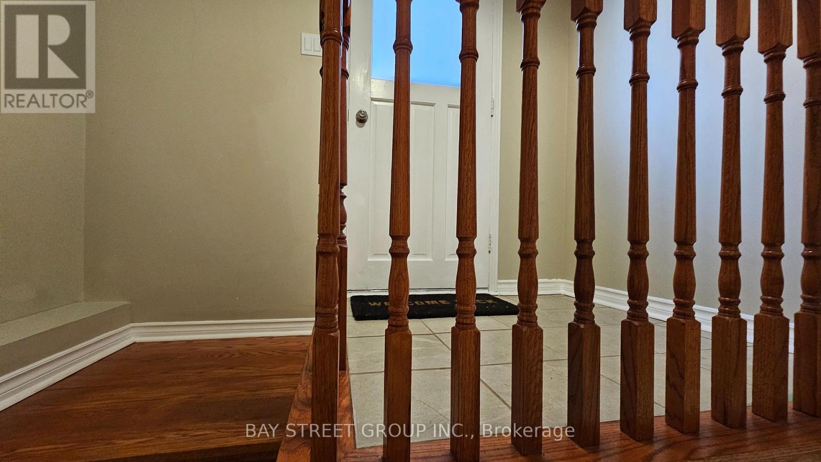 2107 Wincanton Crescent, Mississauga, Ontario  L5M 3E4 - Photo 2 - W12529952