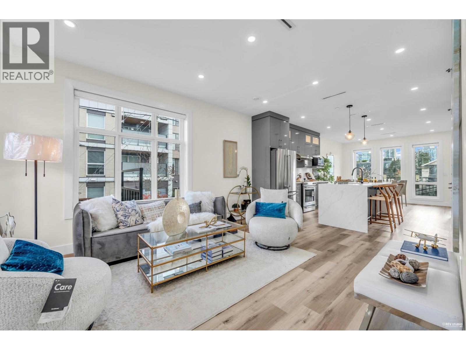 514 W 60th Avenue, Vancouver, British Columbia  V6P 1Z7 - Photo 1 - R3066176