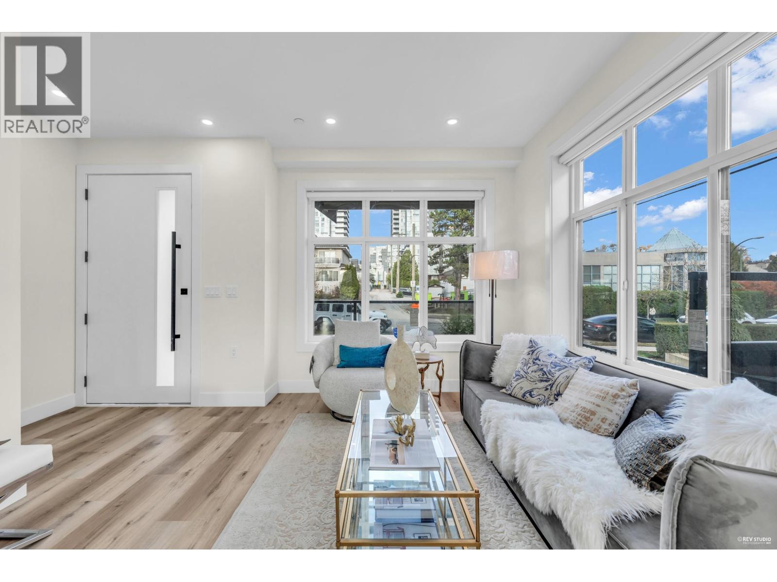 514 W 60th Avenue, Vancouver, British Columbia  V6P 1Z7 - Photo 5 - R3066176