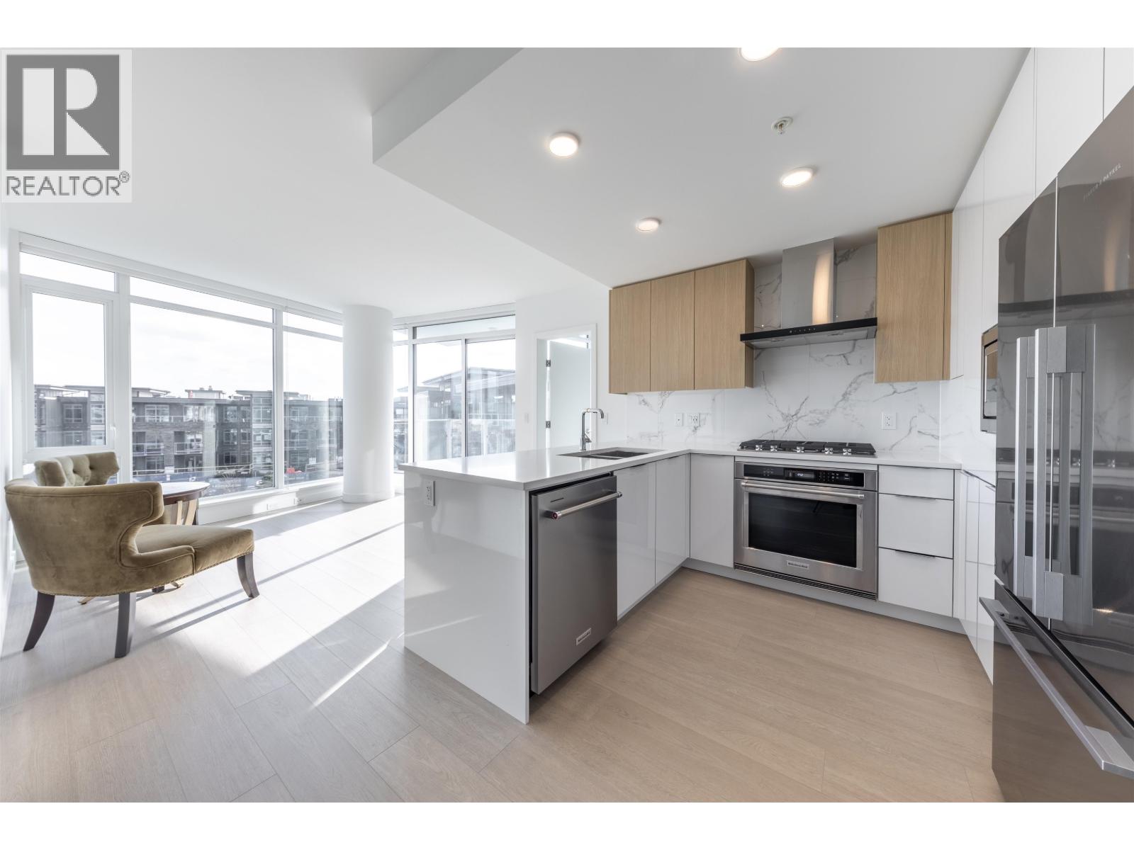 306 7693 Park Crescent, Burnaby, British Columbia  V3N 0J4 - Photo 3 - R3066186