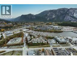 301 1466 PEMBERTON AVENUE-52;