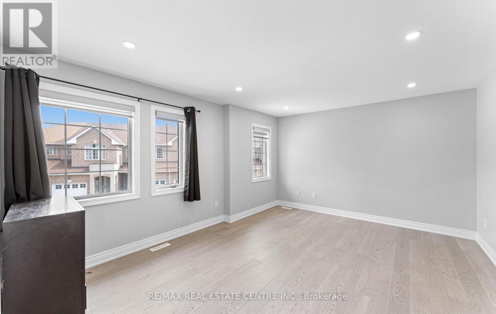 32 - 32 Viewcrest Circle, Toronto, Ontario  M9W 7G5 - Photo 20 - W12528976