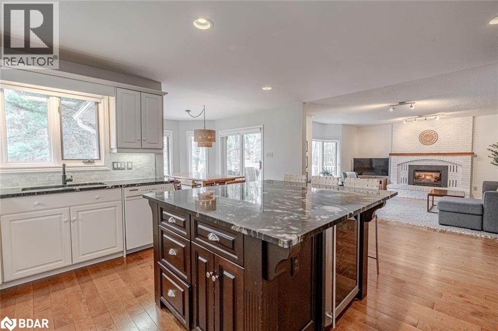 24 Willow Bay Drive, Midhurst, Ontario L9X 0R2 - Photo 6 - 40780911