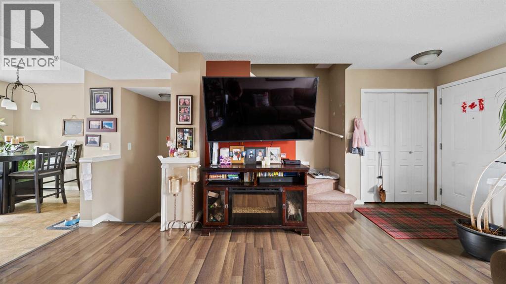 221 Elgin Place Se, Calgary, Alberta  T2Z 4V8 - Photo 2 - A2245192