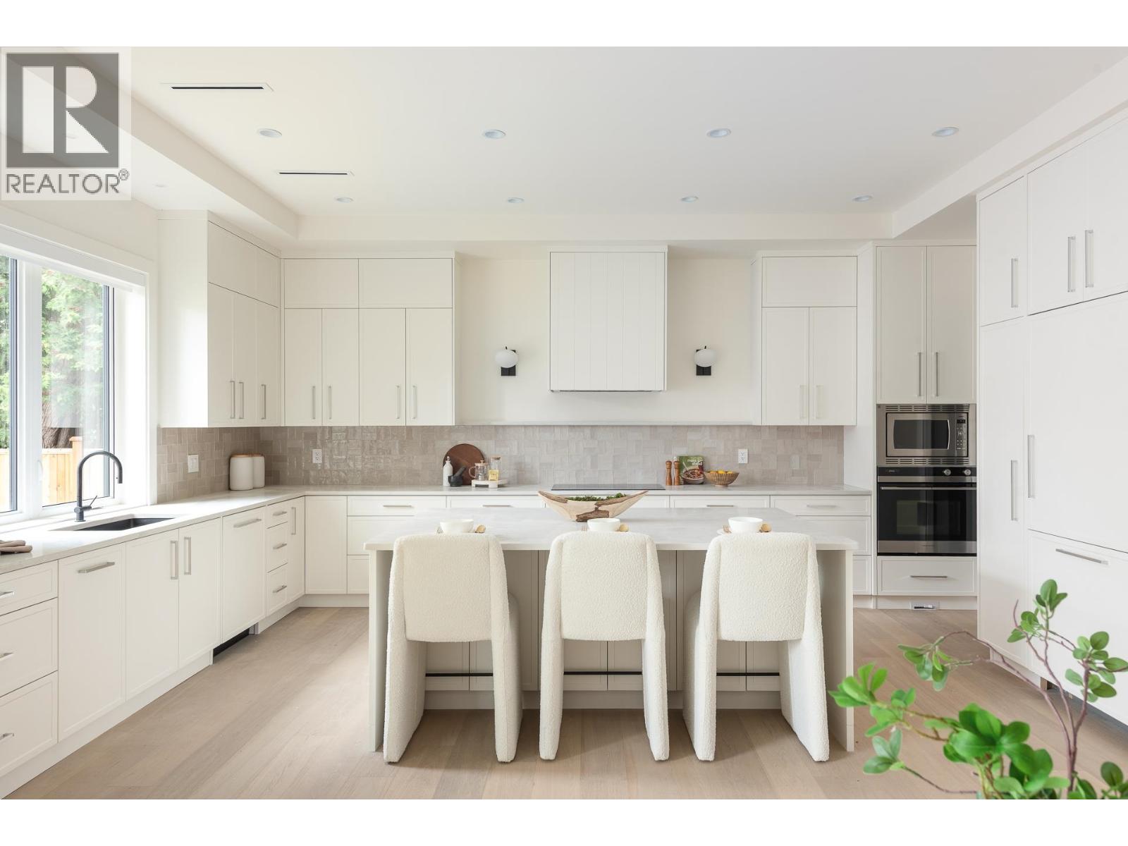 615 NICOLA AVENUE, Coquitlam, British Columbia