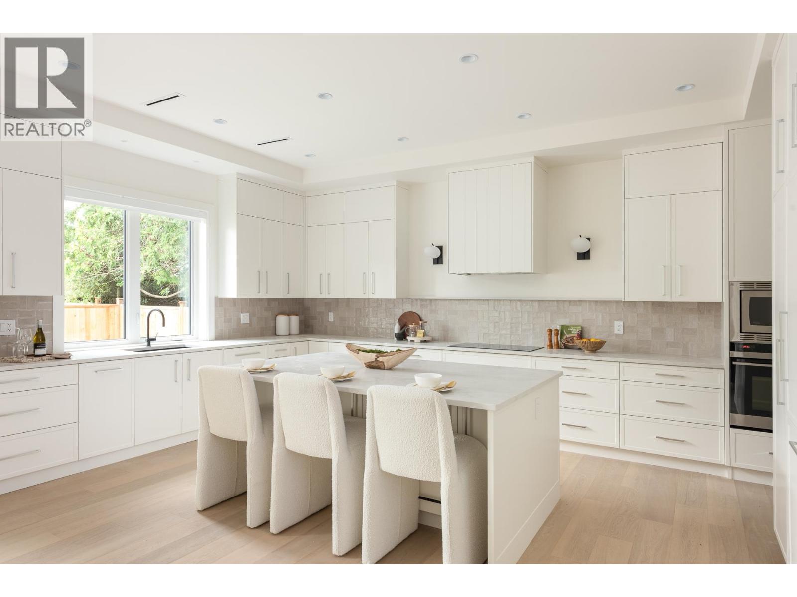 615 Nicola Avenue, Coquitlam, British Columbia  V3J 7W8 - Photo 3 - R3066209