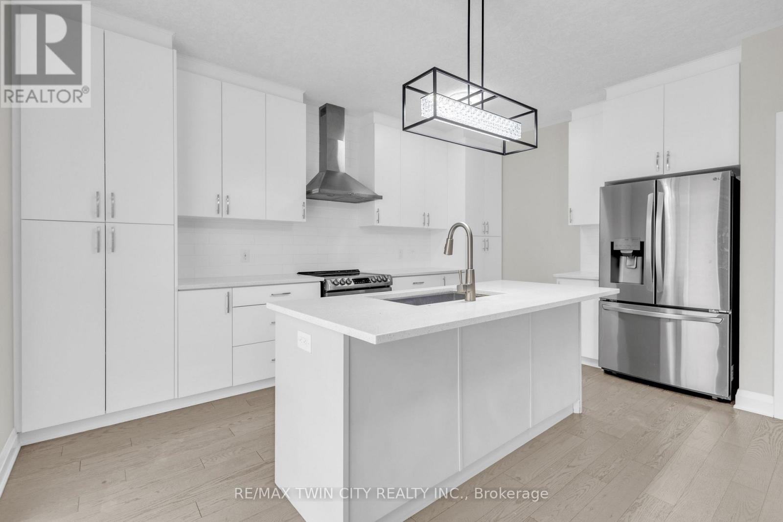 273 Woodbine Avenue, Kitchener, Ontario  N2R 0P7 - Photo 8 - X12529890