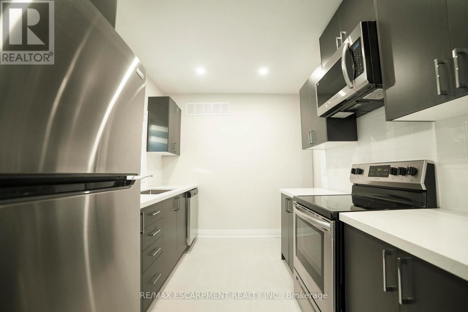 1 - 265 Robert Street, Hamilton, Ontario  L8L 2R5 - Photo 9 - X12529902