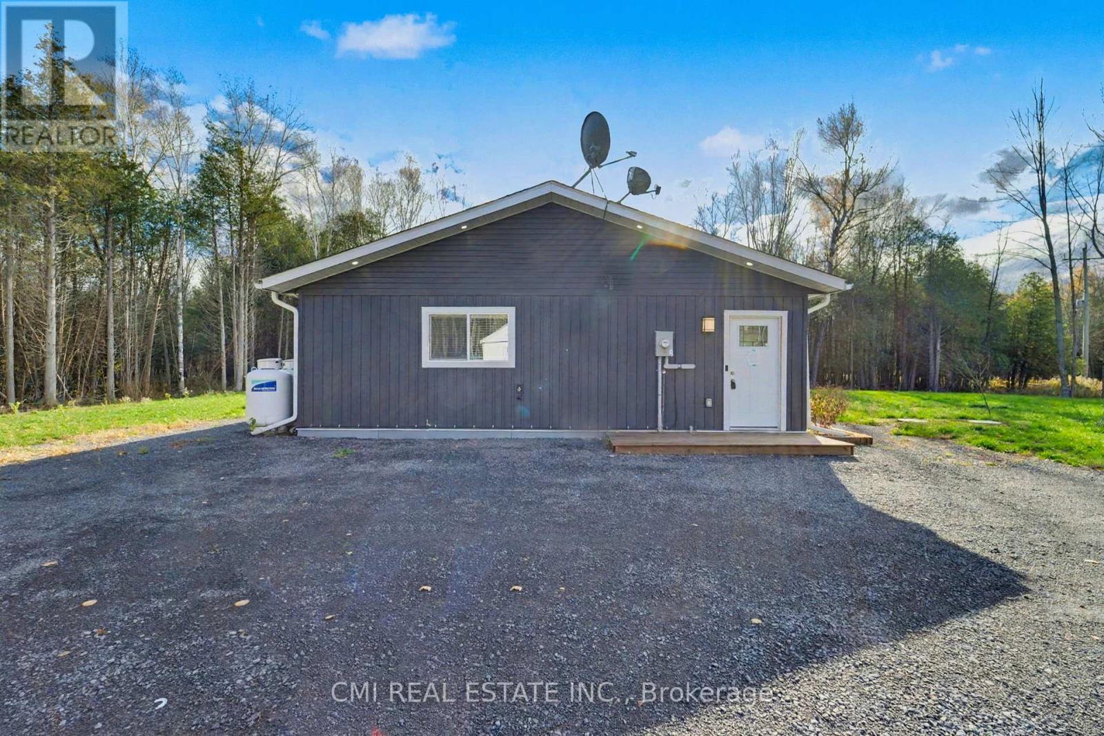 16595 Willy Allan Road, South Stormont, Ontario  K0C 1R0 - Photo 3 - X12529908