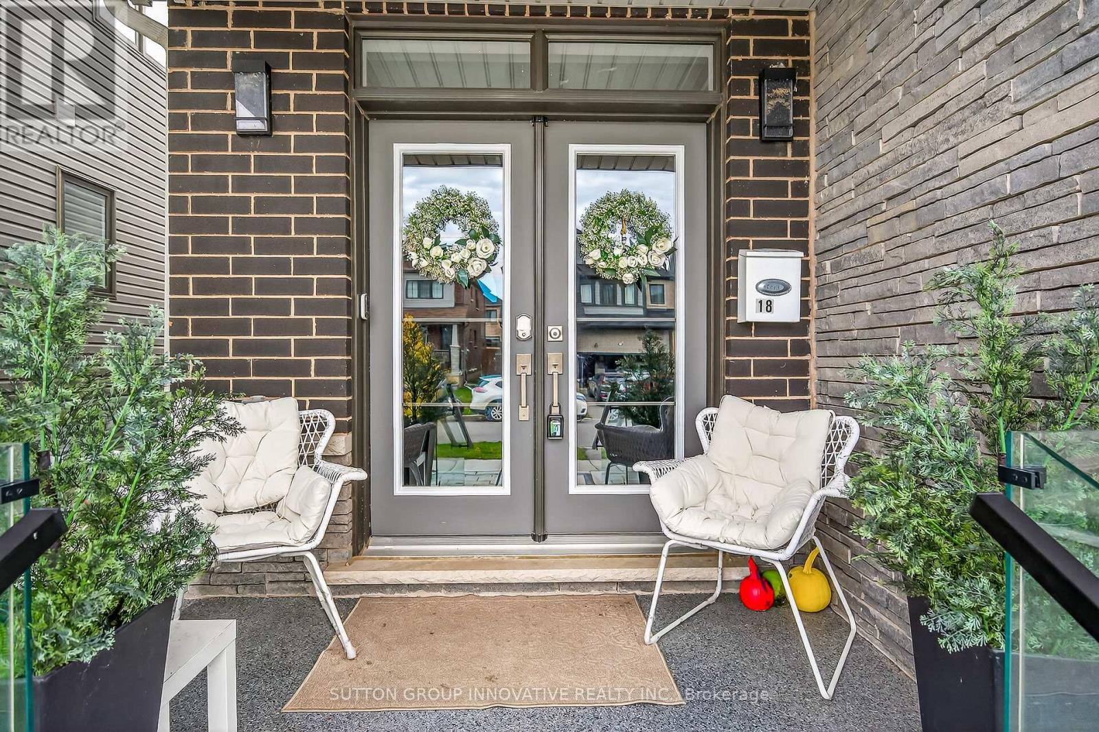 18 Lise Lane, Haldimand, Ontario  N3W 0C7 - Photo 3 - X12530022