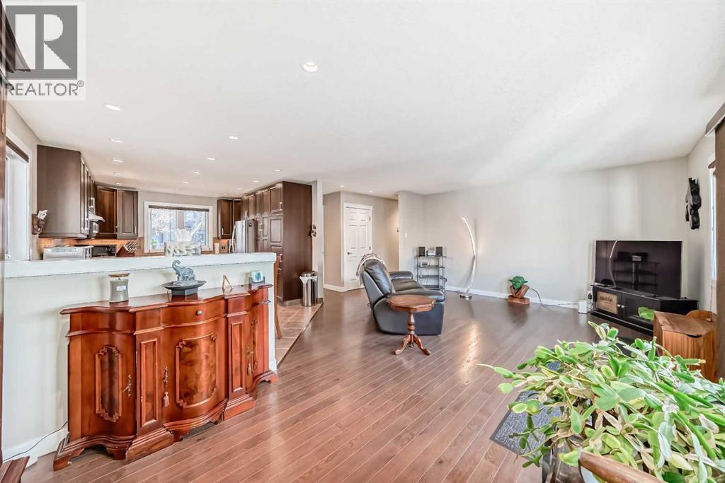 6623 Lakeview Drive Sw, Calgary, Alberta  T3E 5T2 - Photo 13 - A2269409