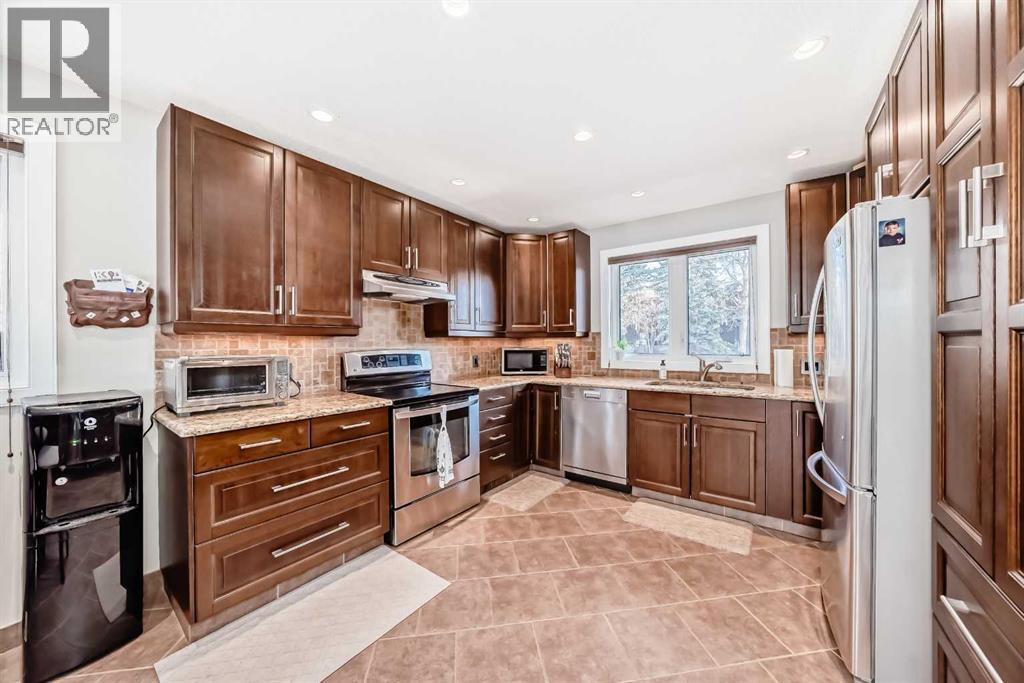 6623 Lakeview Drive Sw, Calgary, Alberta  T3E 5T2 - Photo 3 - A2269409