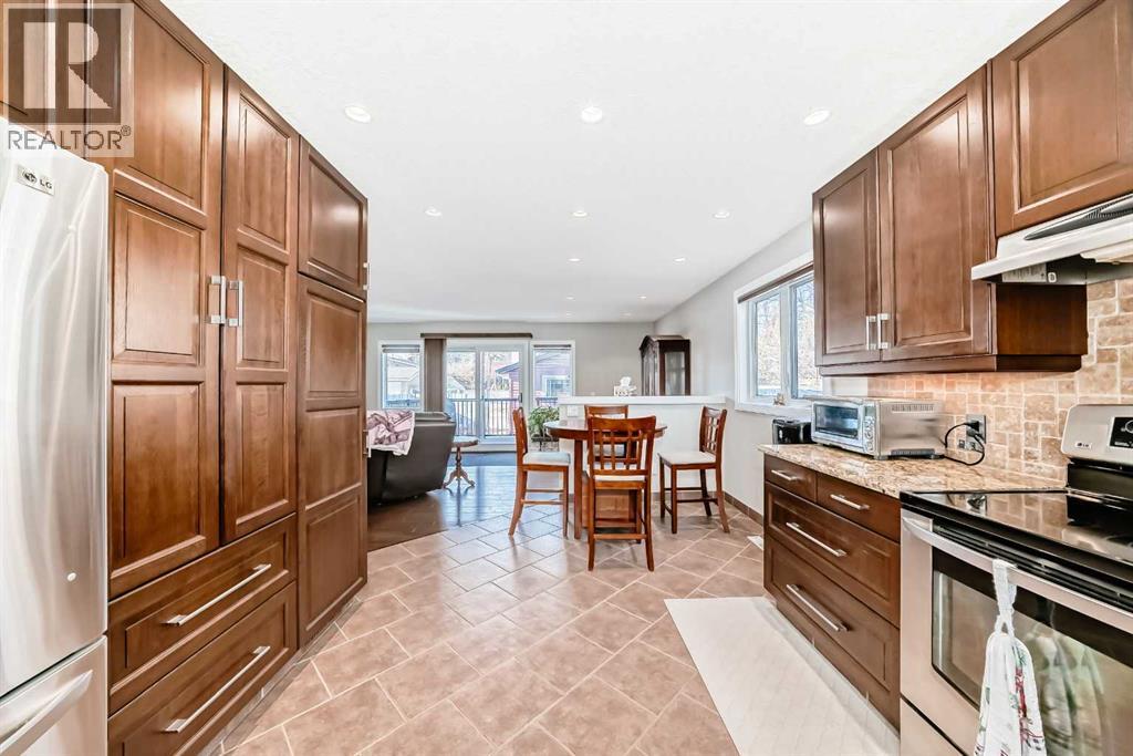 6623 Lakeview Drive Sw, Calgary, Alberta  T3E 5T2 - Photo 5 - A2269409