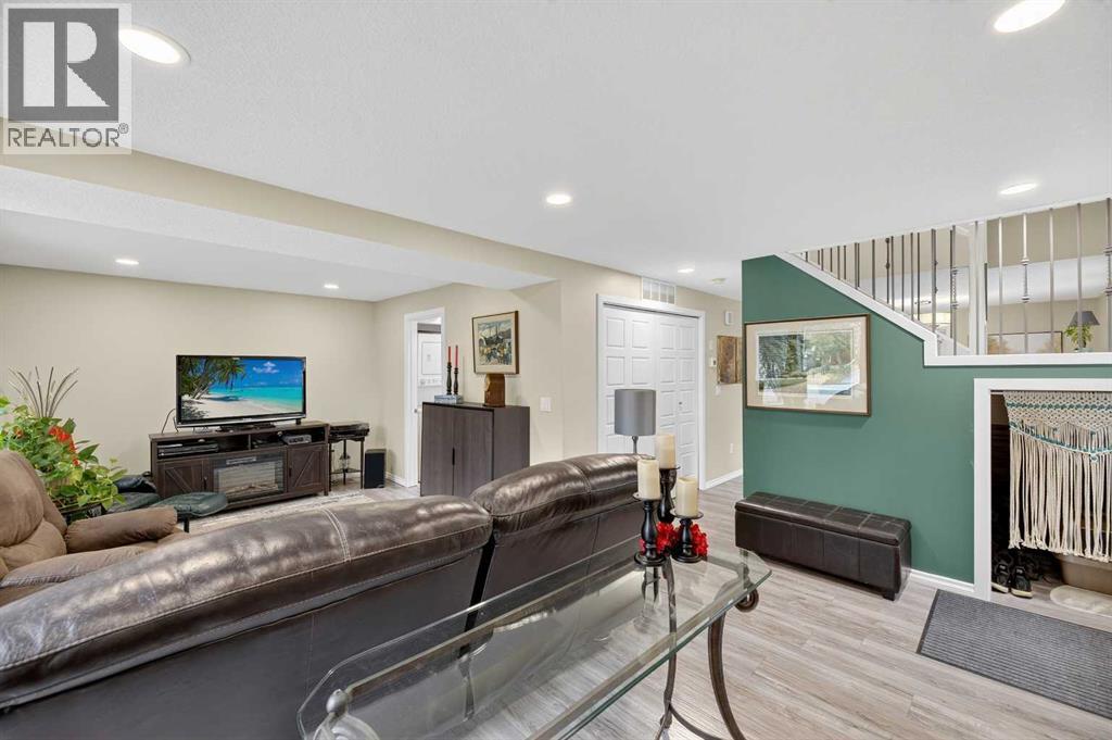 29 Westheights Drive, Didsbury, Alberta  T0M 0W0 - Photo 4 - A2269087