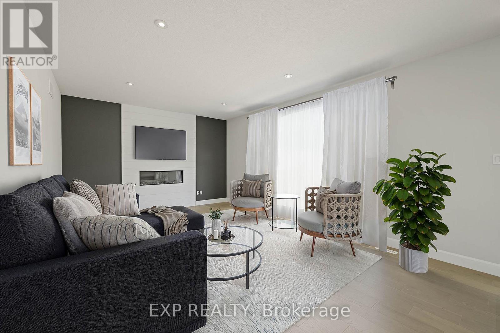 2060 Wickerson Road, London South, Ontario  N6K 5C4 - Photo 5 - X12405711