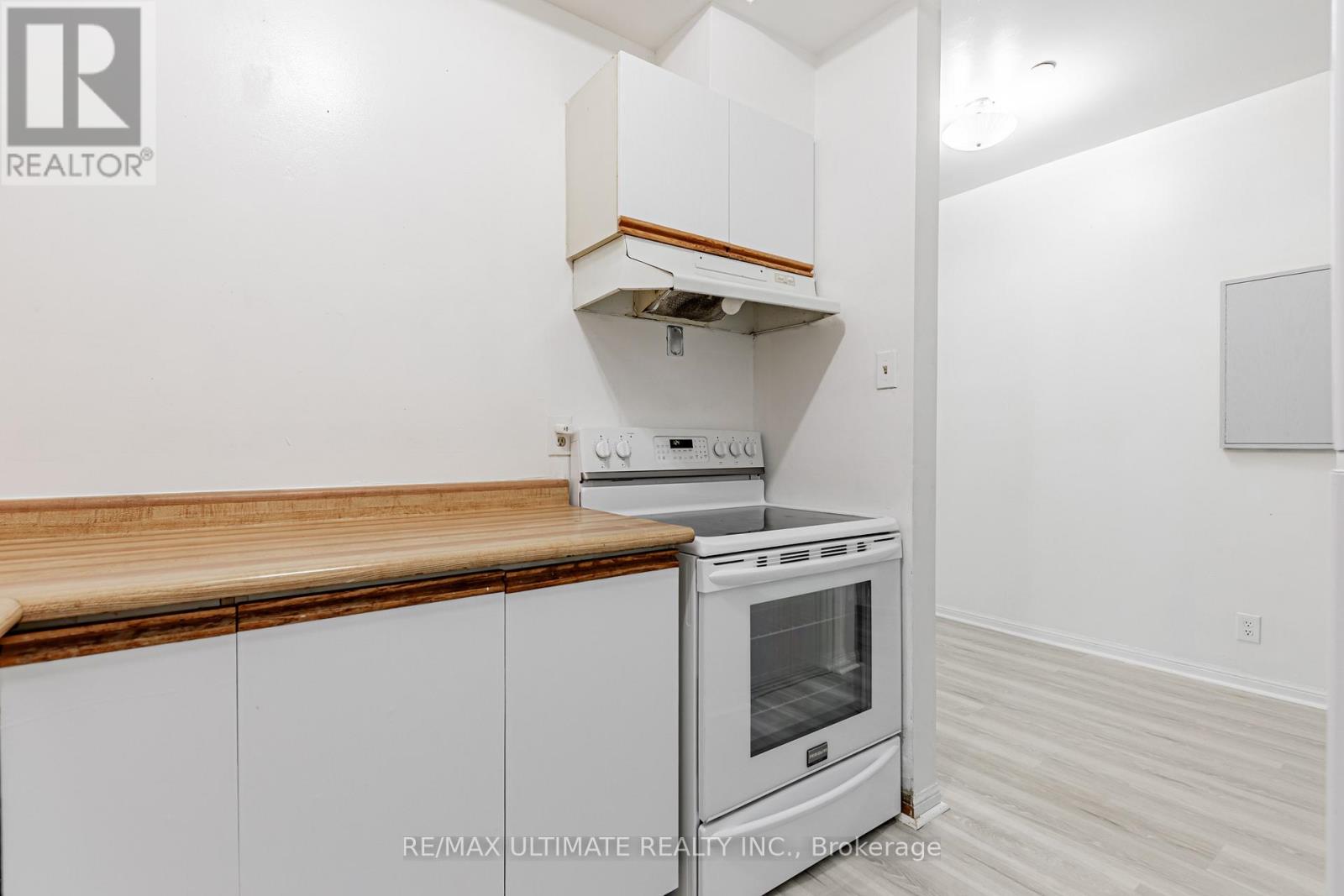 5 - 966 Queen Street E, Toronto, Ontario  M4M 1K1 - Photo 3 - E12528084