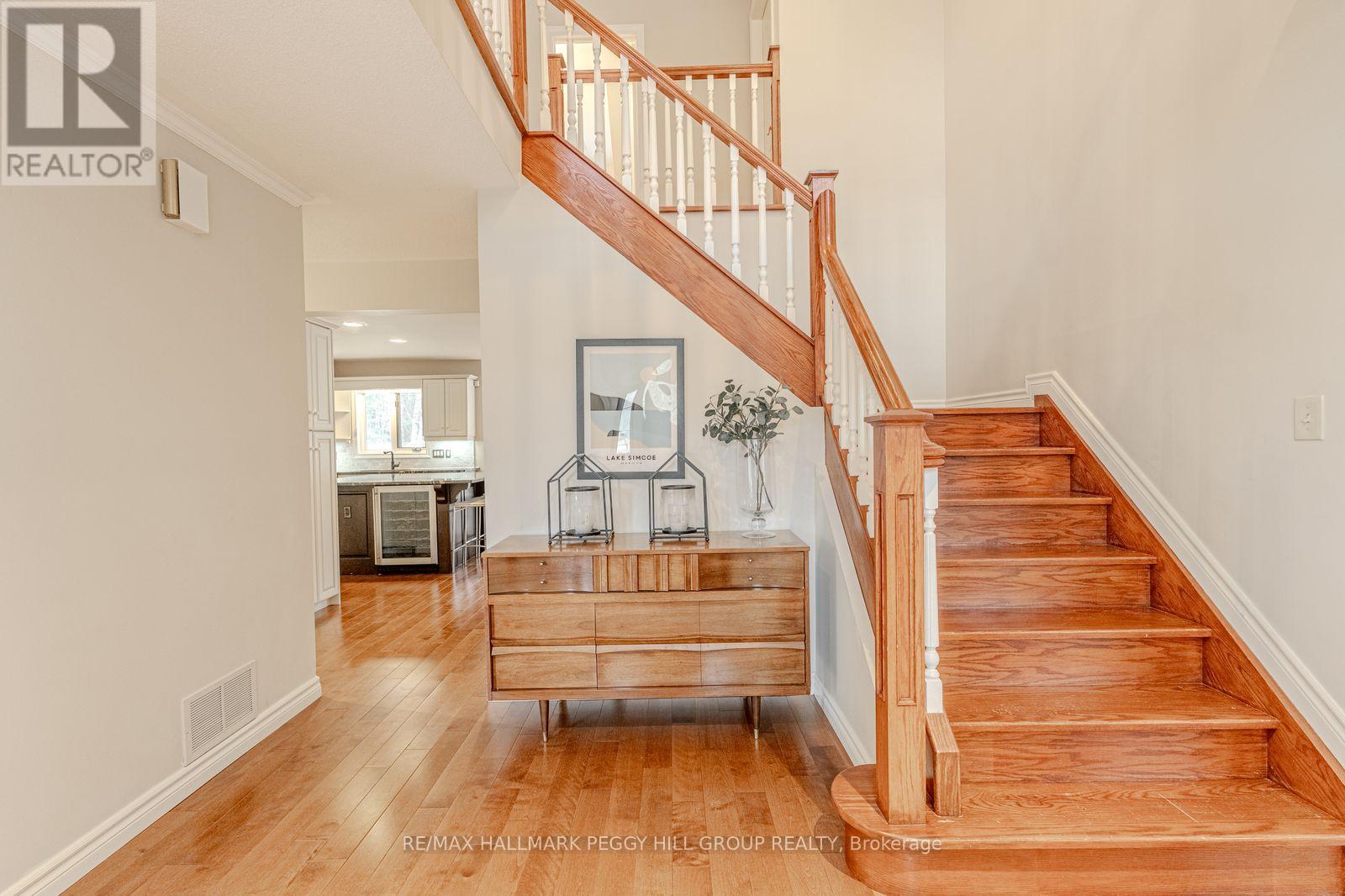 24 Willow Bay Drive, Springwater, Ontario  L9X 0R2 - Photo 12 - S12473384