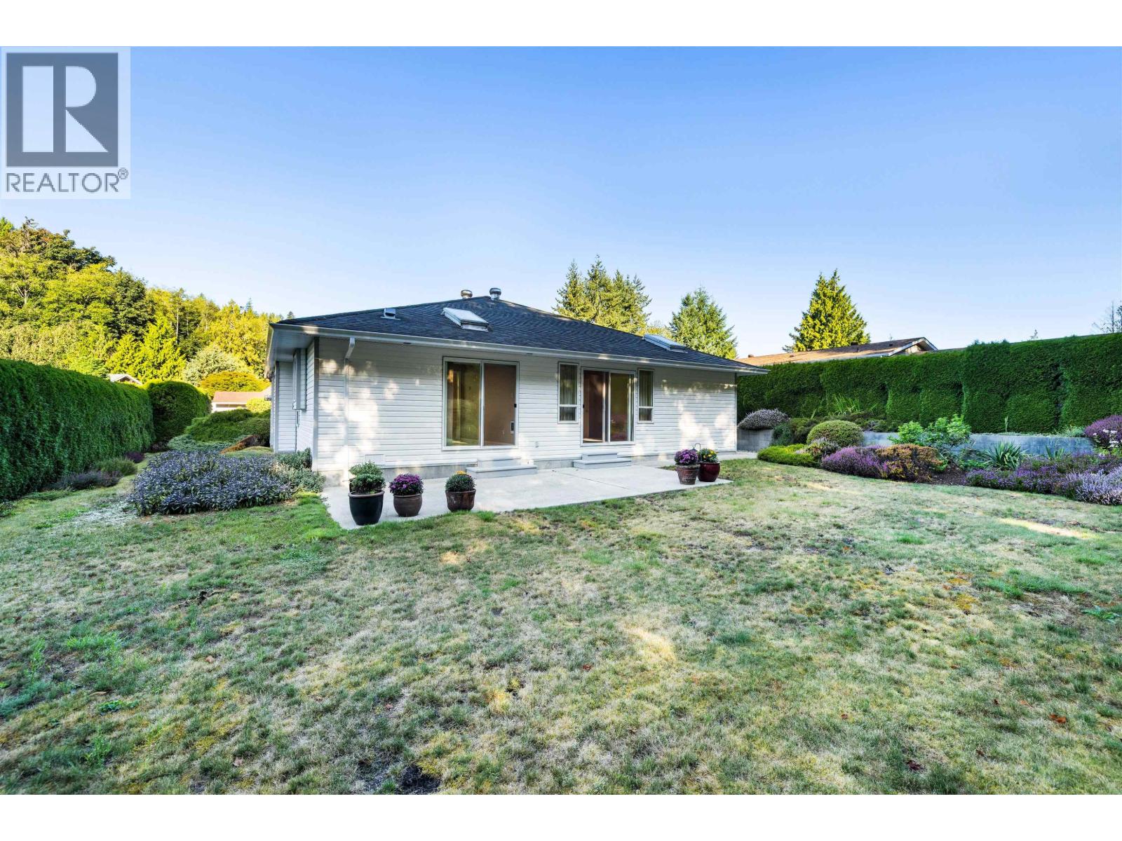 6114 S Gale Avenue, Sechelt, British Columbia  V7Z 0P9 - Photo 4 - R3065798